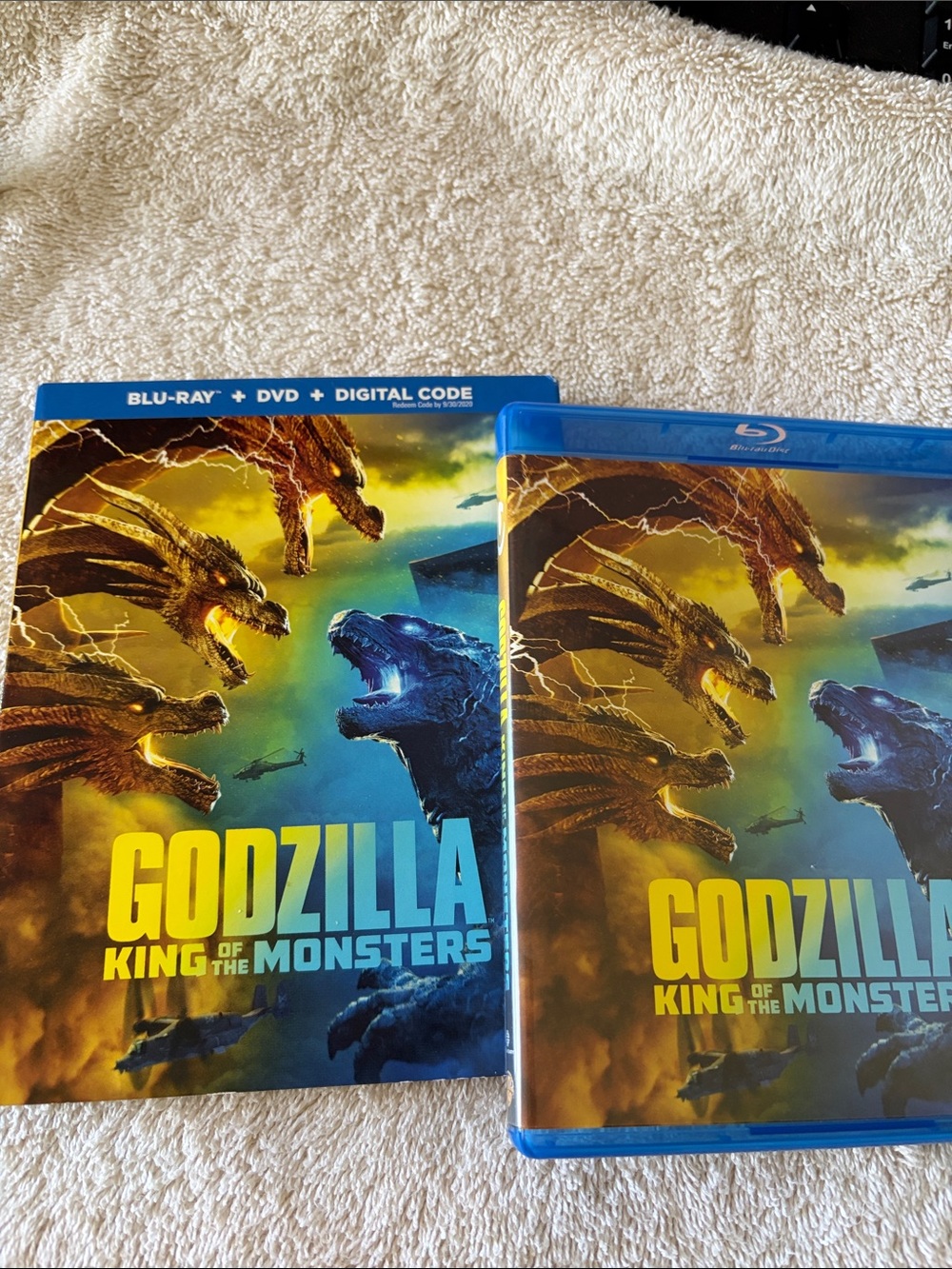 Godzilla: King of the Monsters Blu-ray + DVD Set  slip cover